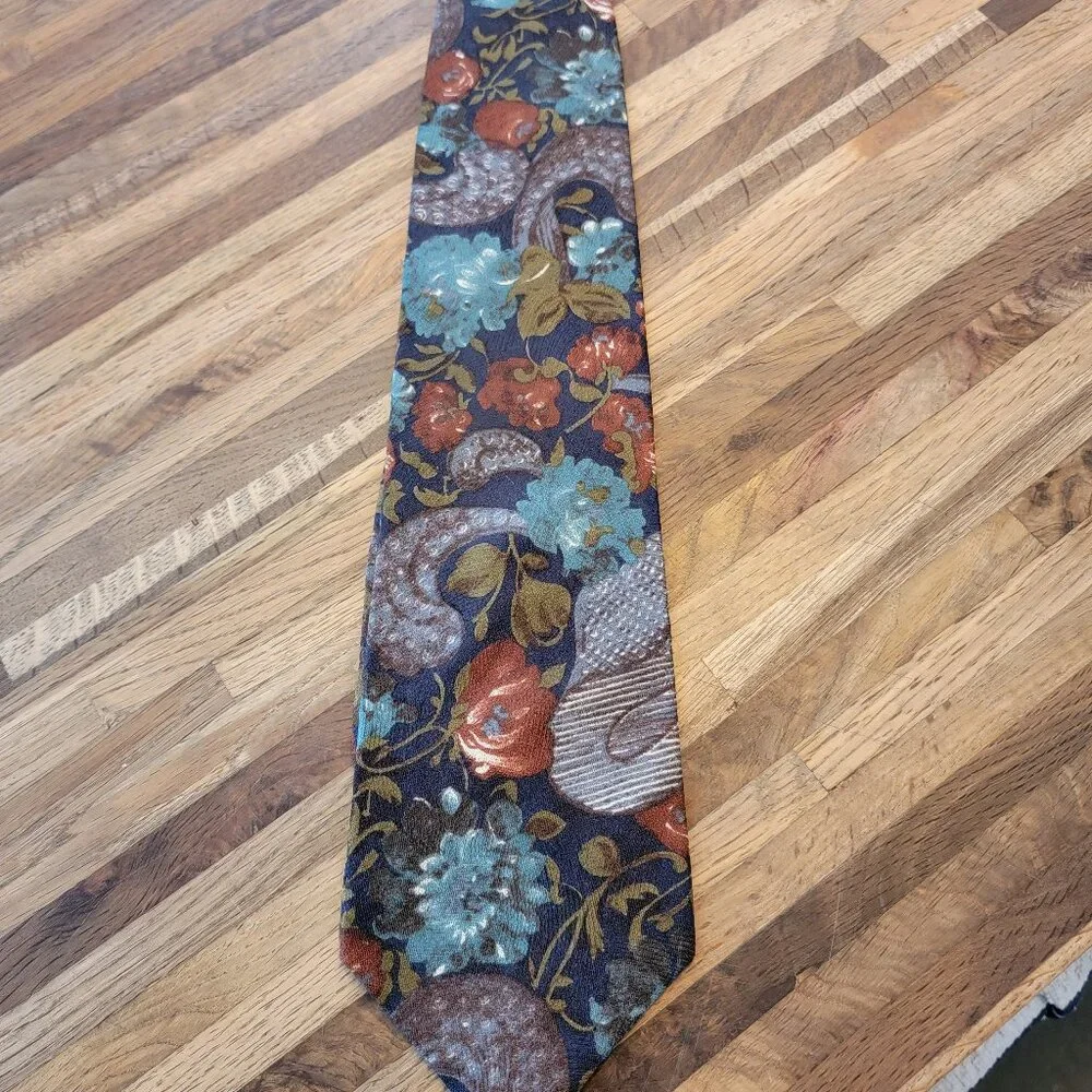 Bugatti Vintage Blue Floral Neck Tie